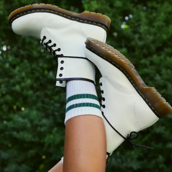 Doc Dr.Martens Wom 25057 Zavala Leather Lace up Chunky platform boots shoes sz 8