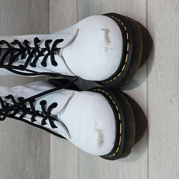 Doc Dr.Martens Wom 25057 Zavala Leather Lace up Chunky platform boots shoes sz 8