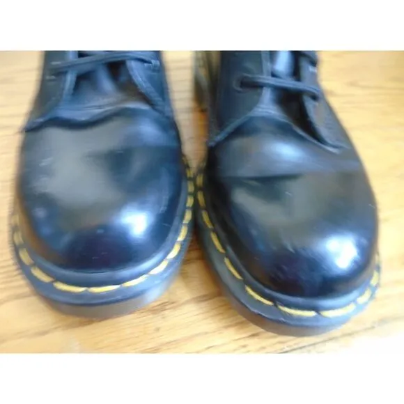 Doc Marten tall 14 hole black vintage 1914 / 59 boot US 9 woman's men's size 8