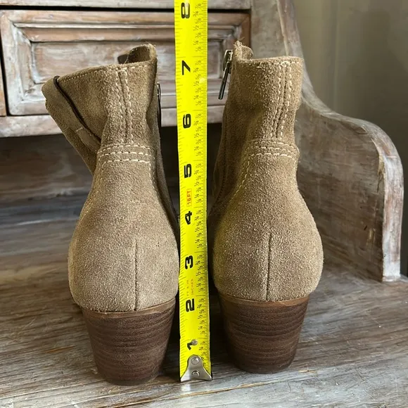 🤎Dolce Vita Silma Western Ankle Boot Bootie Size 8 Taupe Suede Leather Boho
