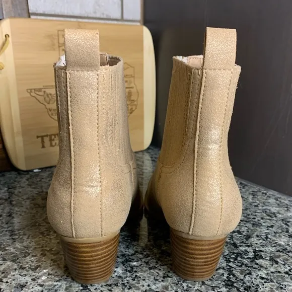 Dolce Vita Stana Rose Gold Metallic Stella Boots Size 8 New