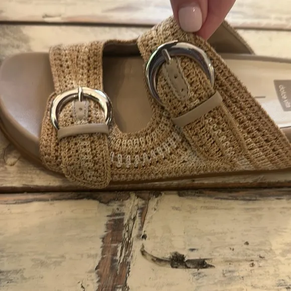 Dolce Vita Women's Ralli Buckled Stitch Footbed Sandals