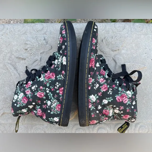 Dr. Martens Hackney Floral Canvas Lace Up Ankle Boots Women’s US Size 7, EUC