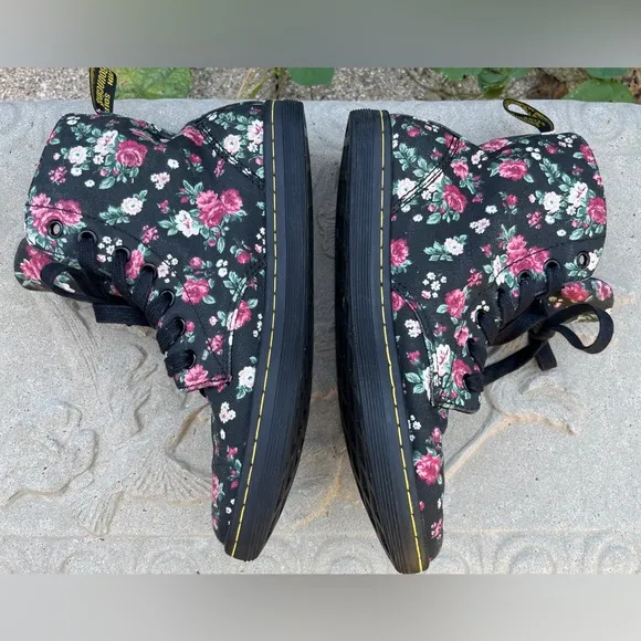 Dr. Martens Hackney Floral Canvas Lace Up Ankle Boots Women’s US Size 7, EUC