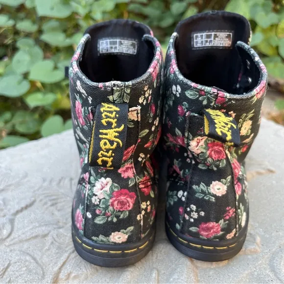 Dr. Martens Hackney Floral Canvas Lace Up Ankle Boots Women’s US Size 7, EUC