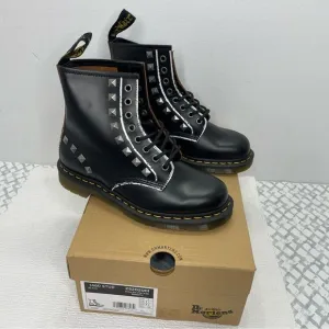 Dr MARTENS Men's 1460 Stud Rolled Vintage Black Boot Size 7 EU 39
