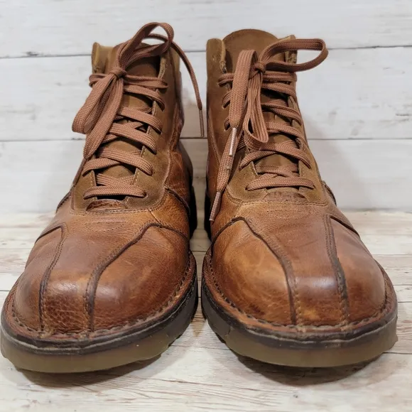 Dr. Martens Men's vintage tan leather lace-up boots