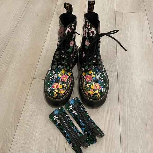 Dr. Martens SINCLAIR FLORAL MASH UP BACKHAND LEATHER PLATFORM BOOTS size 6