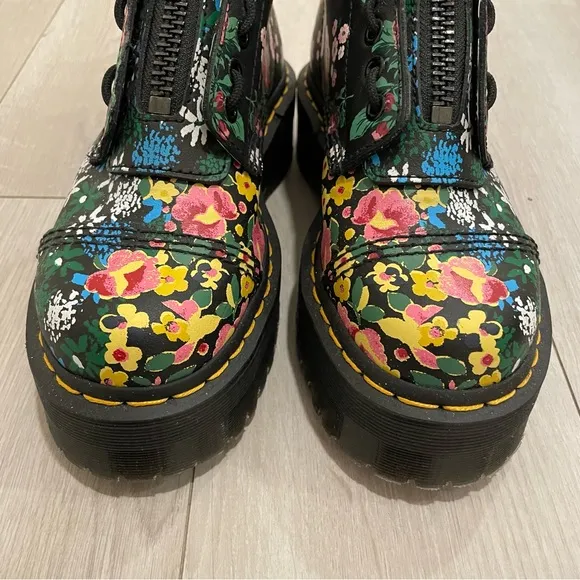 Dr. Martens SINCLAIR FLORAL MASH UP BACKHAND LEATHER PLATFORM BOOTS size 6
