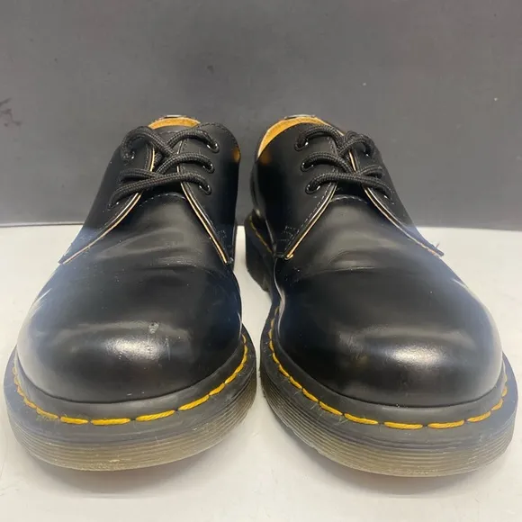 Dr. Martens The Original Leather Air Ware Lace Shoes
