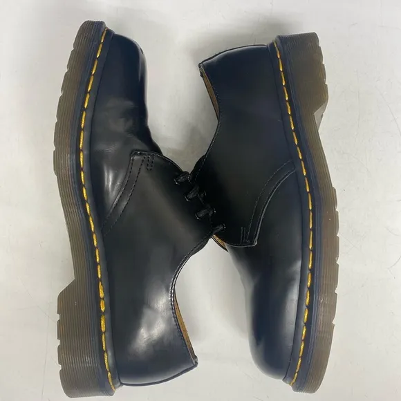 Dr. Martens The Original Leather Air Ware Lace Shoes