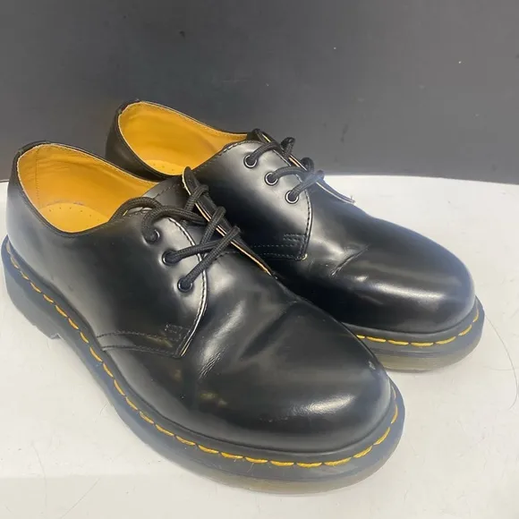 Dr. Martens The Original Leather Air Ware Lace Shoes