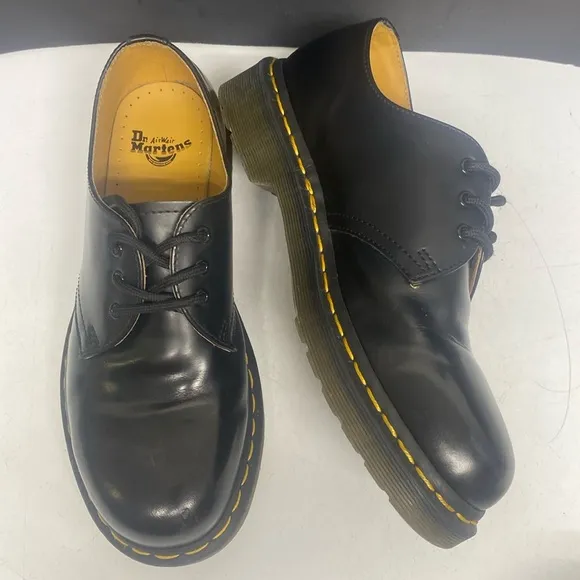Dr. Martens The Original Leather Air Ware Lace Shoes