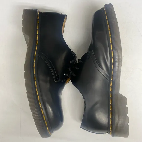 Dr. Martens The Original Leather Air Ware Lace Shoes
