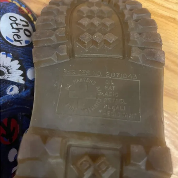 Dr Martens Vintage kids boots size 12