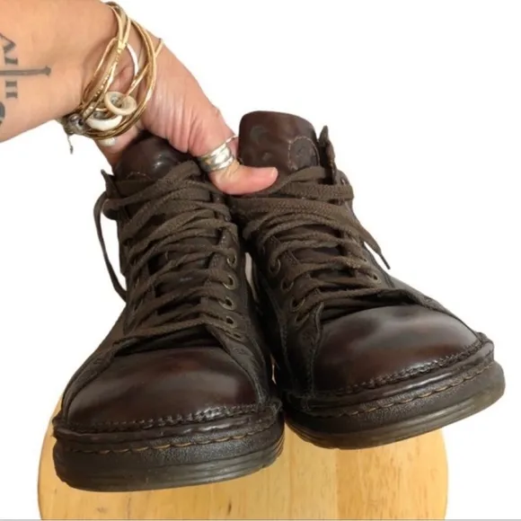 Dr. Martens Vintage men’s brown leather boots size 10