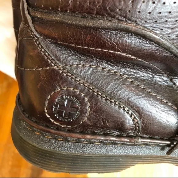Dr. Martens Vintage men’s brown leather boots size 10
