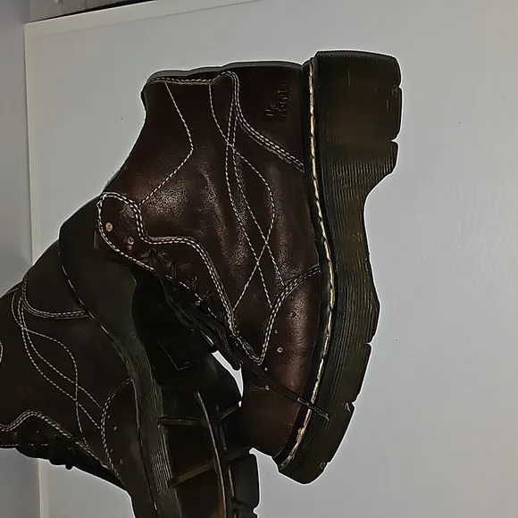 Dr. Martens Vintage Y2K leather boots