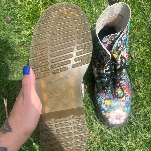 Dr.Martens Rare 90s Dark Floral Boots