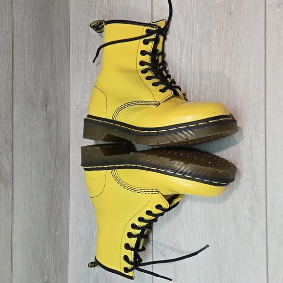 Dr.Martens Womens 1182 High Top Leather Yellow combat Chunky Tractor shoes 6