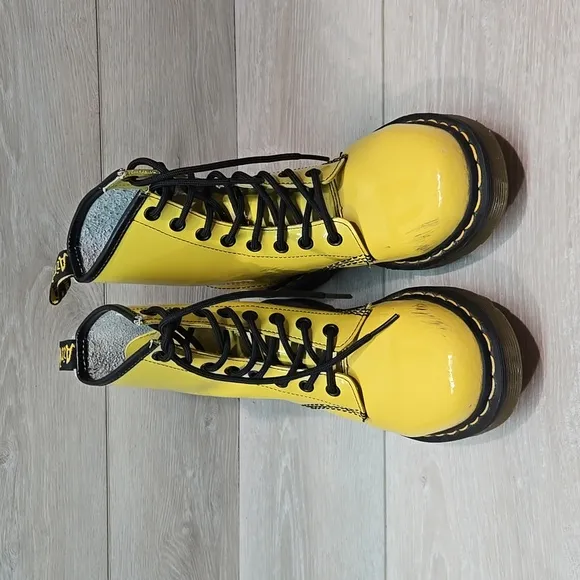 Dr.Martens Womens 1182 High Top Leather Yellow combat Chunky Tractor shoes 6