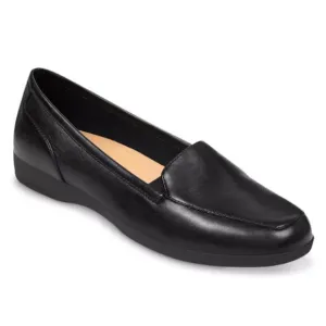 Easy Spirit Devitt Loafer in Black New in Box Size 6.5