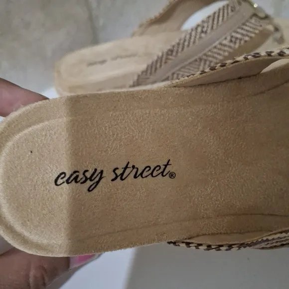 Easy Street Beige Tan Boho Sandals Size 5