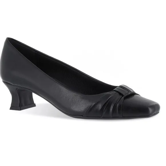 Easy Street Waive Black Dress Heels, 1.25&quot; Heel, Size 8. Black