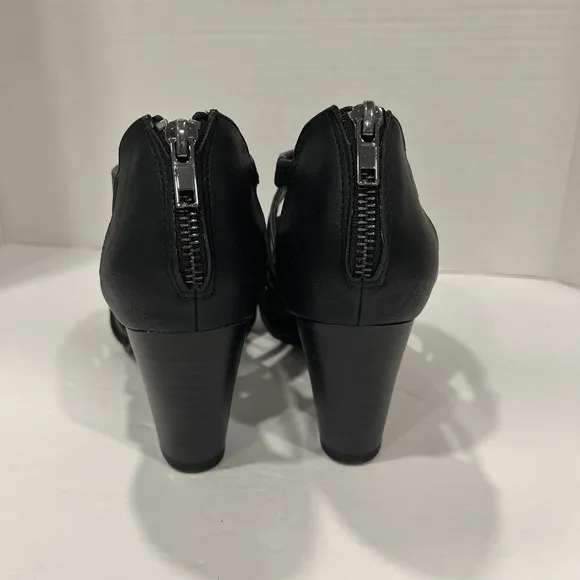 Easy Street Womens Amaze Heeled Sandals. Size: 7. Color:‎ Black