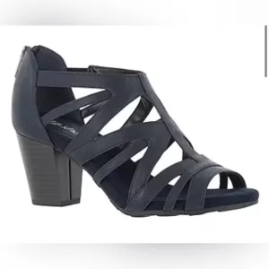 Easy Street Womens Amaze Heeled Sandals. Size: 7. Color:‎ Black