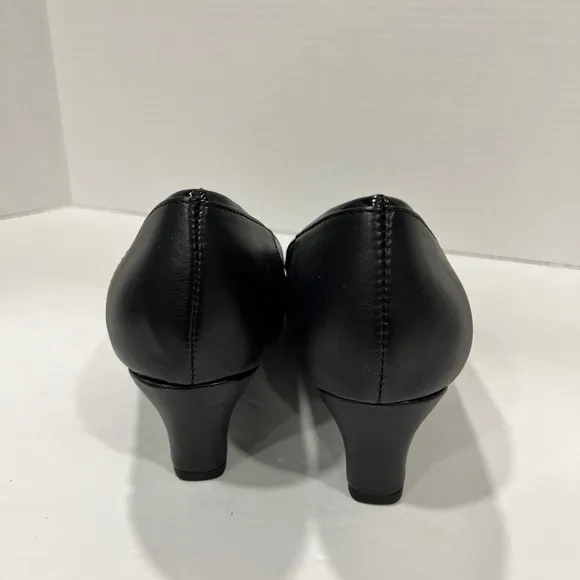 Easy Street Womens Datia Pointed Toe Kitten Heel Pumps. Size‎ 6.5 Color: Black