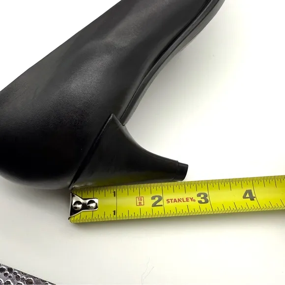 Ecco Black Pointy Sleek Leather Pump Shape 45 EU 40 US 9-9.5