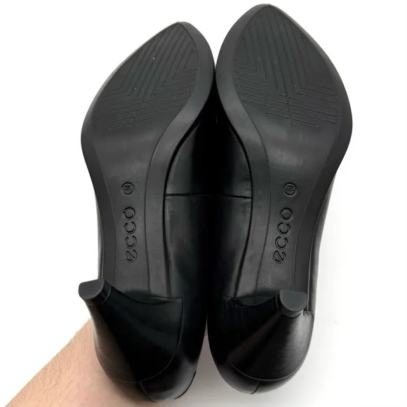 Ecco Black Pointy Sleek Leather Pump Shape 45 EU 40 US 9-9.5