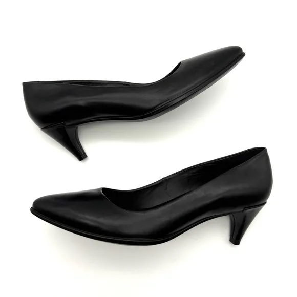 Ecco Black Pointy Sleek Leather Pump Shape 45 EU 40 US 9-9.5