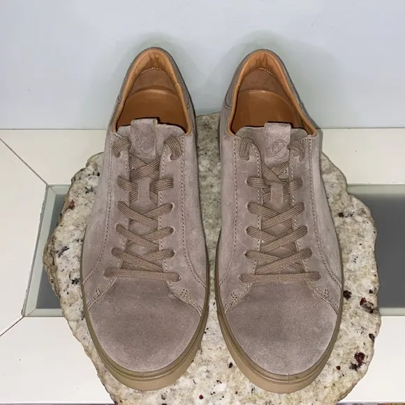 ECCO MEN'S STREET TRAY CLASSIC SNEAKER Navajo Brown Suede Size 8