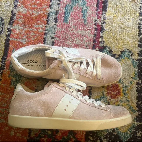 ECCO Women's Street Lite Retro Sneaker size 8.5 39
