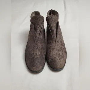 Eileen Fischer Women's Gray Textured Leather Ankle Boots Size 9 Classic Boho