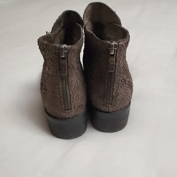 Eileen Fischer Women's Gray Textured Leather Ankle Boots Size 9 Classic Boho