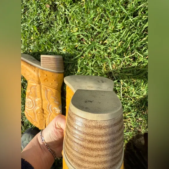 El Alacran De Durango Mustard Yellow Ostrich Embroidered Western Cowboy Boots