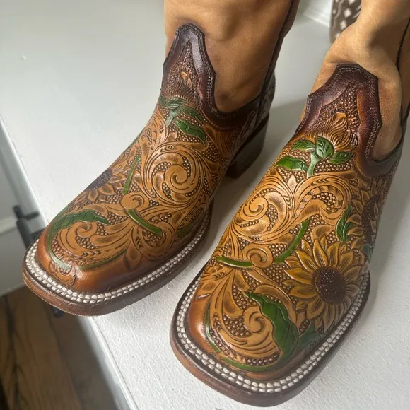 El Malcreado Ladies Hand Tooled Leather Sunflower Western Cowboy Boots - Size 8