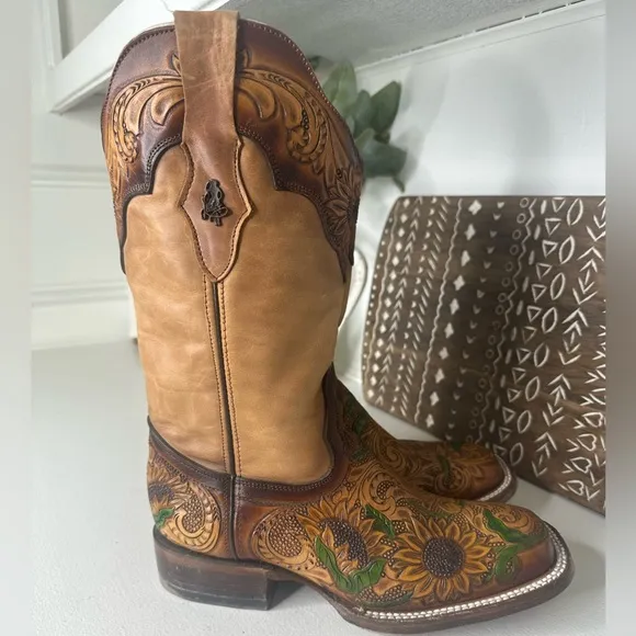 El Malcreado Ladies Hand Tooled Leather Sunflower Western Cowboy Boots - Size 8