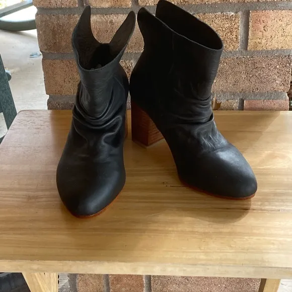 ELF Velvet Moon Black Foldover Leather Chunky Heeled Boots Size 9