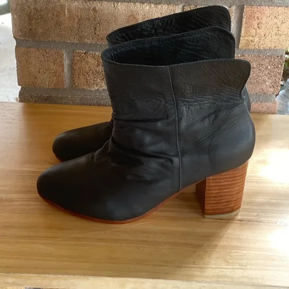 ELF Velvet Moon Black Foldover Leather Chunky Heeled Boots Size 9