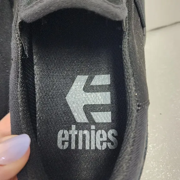 Etnies Skateboard Shoes Marana Slip Black/Black Mens 6.5 Display Shoes