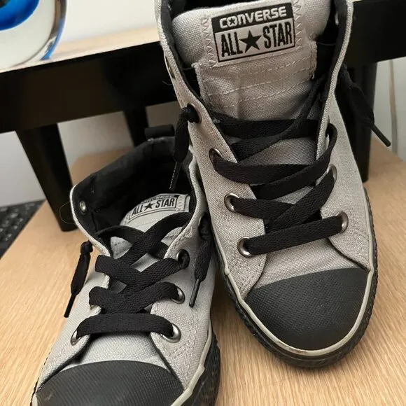EUC CTAS Converse Street Mid 11 640494F Drizzle/Black (Jr. 4) KICKS