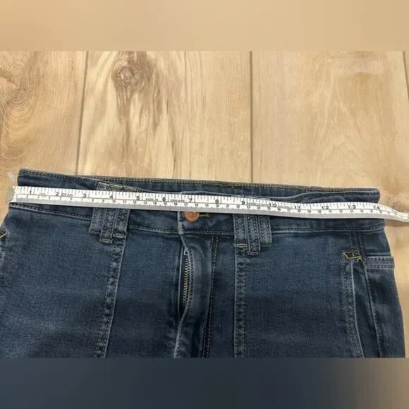EUC Pilcro The Icon Flare Jeans | Size 28 | Blue Denim