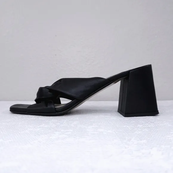 EVERLANE The Day Twist Heel US 9.5