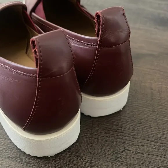 Everlane Women's Burgundy Pointed Leather Street Sneaker Size 7.5