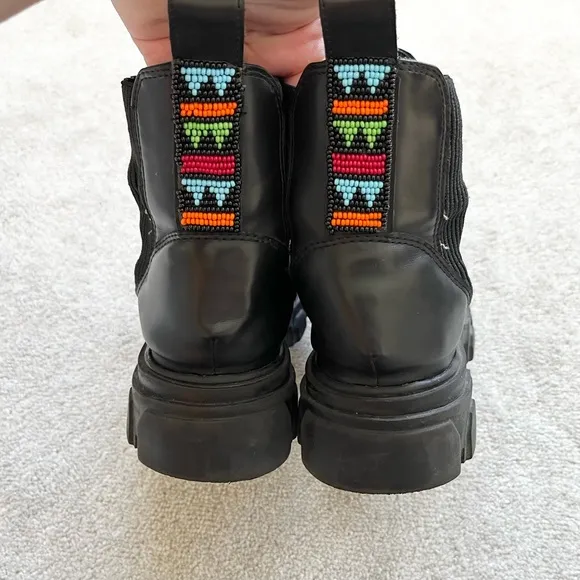 FARM RIO Black Beaded Lug Sole Chelsea Boots Size 6.5 Boho Trendy Stylish