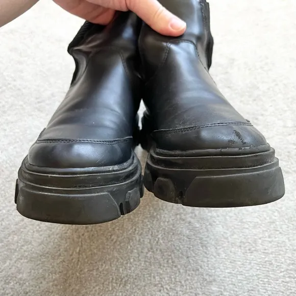 FARM RIO Black Beaded Lug Sole Chelsea Boots Size 6.5 Boho Trendy Stylish